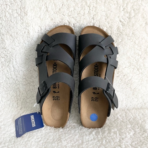 Birkenstock Shoes - BNWT Birkenstock Pisa Sandals